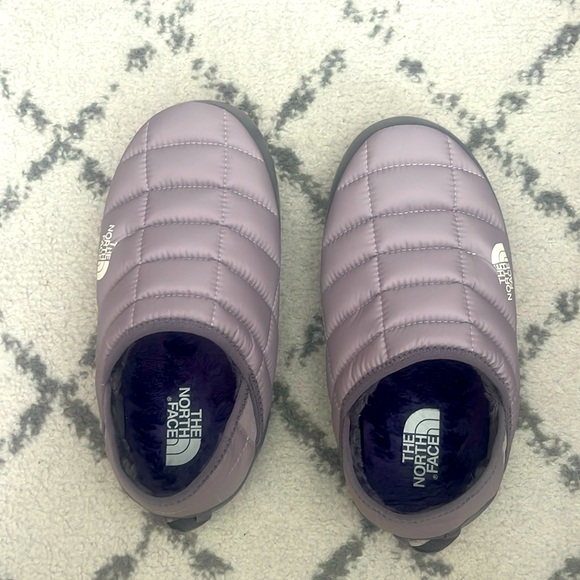 Women’s ThermoBall™ V Traction Mules. Size 6US. Moonstone Grey-Lunar Stone - Picture 1 of 5